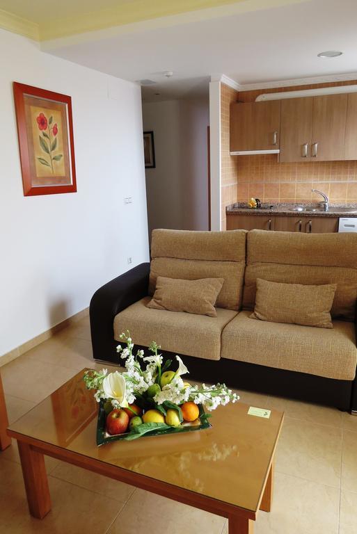 Apartamentos Turisticos Las Yucas 托雷德尔马尔 外观 照片