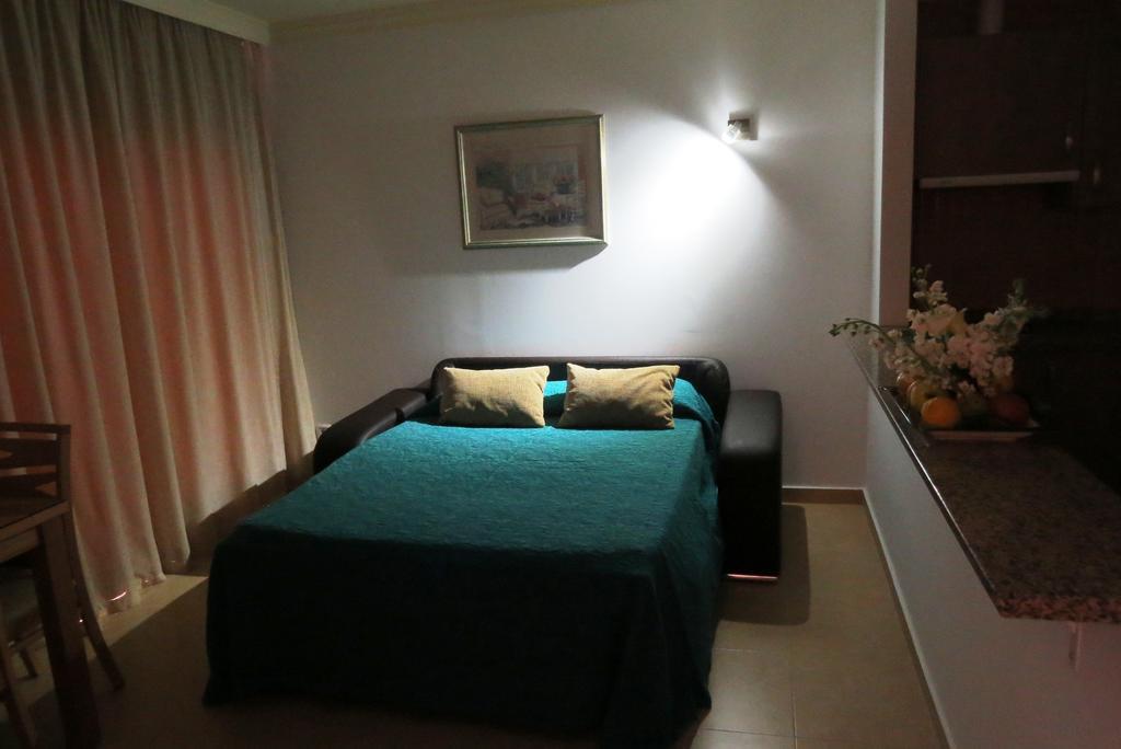 Apartamentos Turisticos Las Yucas 托雷德尔马尔 外观 照片