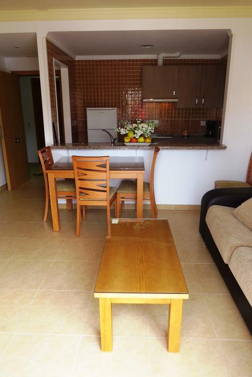 Apartamentos Turisticos Las Yucas 托雷德尔马尔 外观 照片