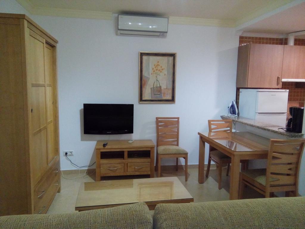 Apartamentos Turisticos Las Yucas 托雷德尔马尔 外观 照片