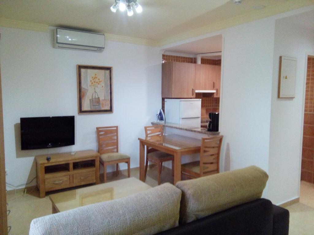 Apartamentos Turisticos Las Yucas 托雷德尔马尔 外观 照片
